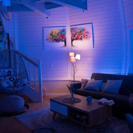 Kugelhaus Nordlichter - Skandinavischer Rueckzugsort In Runder Form Am Tollensesee