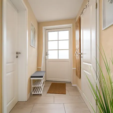 Kugelhaus Nordlichter - Skandinavischer Rueckzugsort In Runder Form Am Tollensesee *