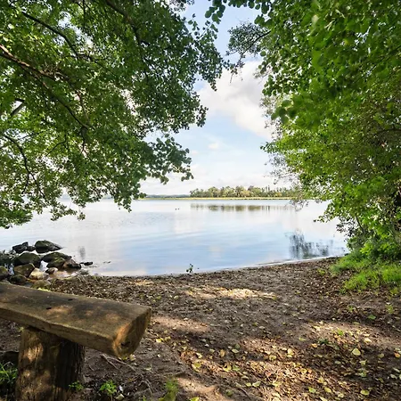 펜션 Kugelhaus Nordlichter - Skandinavischer Rueckzugsort In Runder Form Am Tollensesee